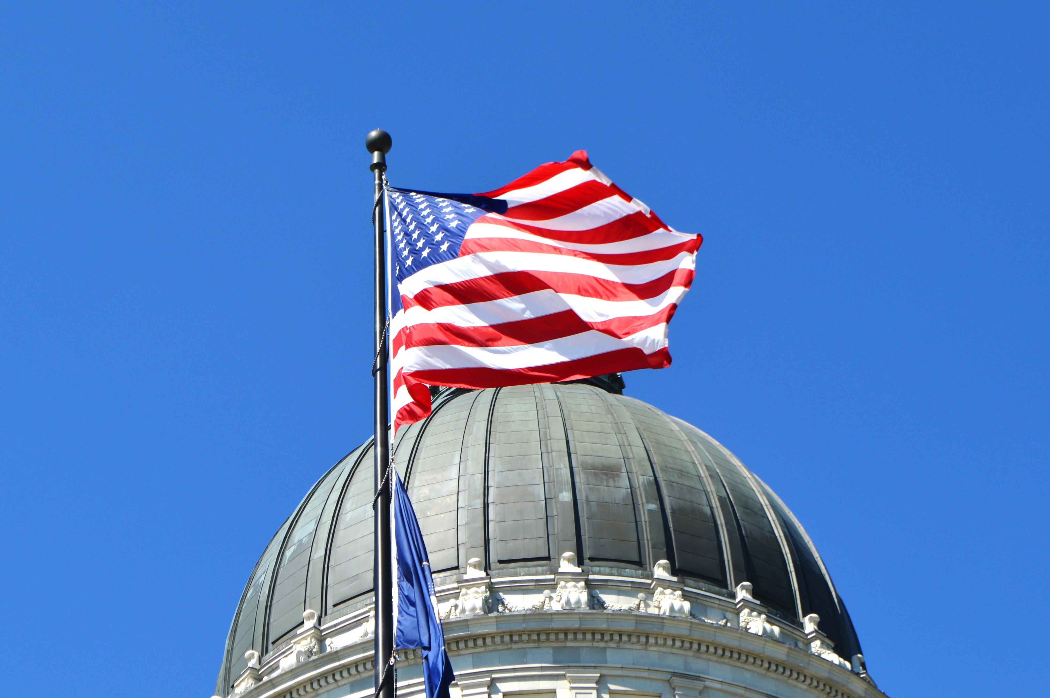 12月排期：<font color='red'>美国</font>EB-5投资<font color='red'>移民</font>旧政猛进220天！新政仍无排期